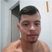 profesor de yoga tambien ofrece clases de salsa presencial y online